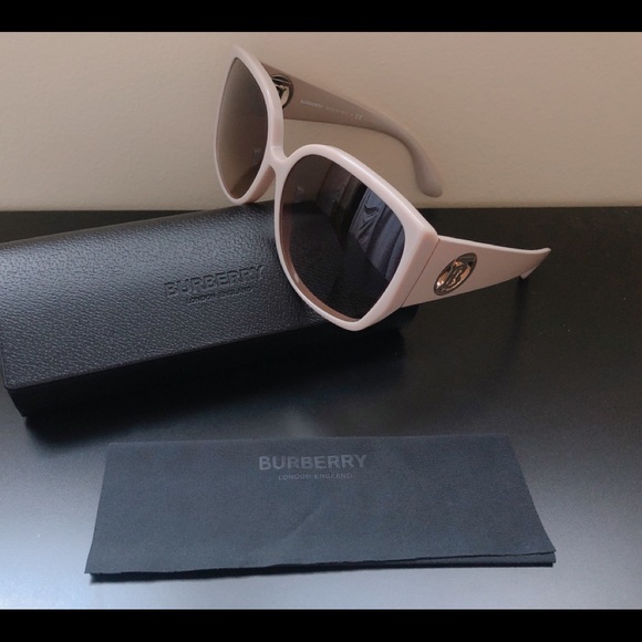 Burberry BE4290 Sunglasses - Picture 1 of 3
